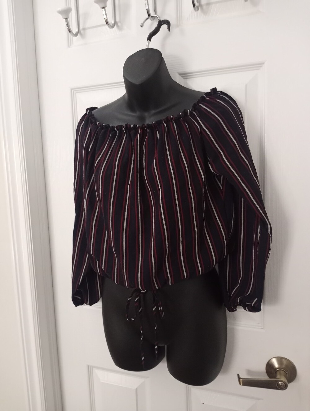 👠PEPPERMINT off The Shoulder Blouse👠